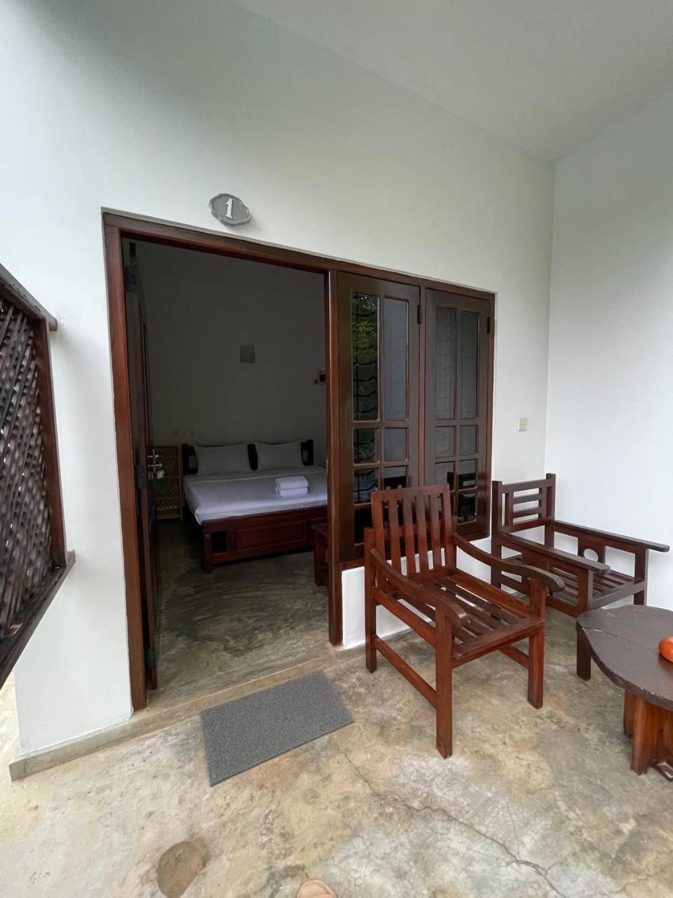 Riverside Cabanas Mirissa Exterior photo